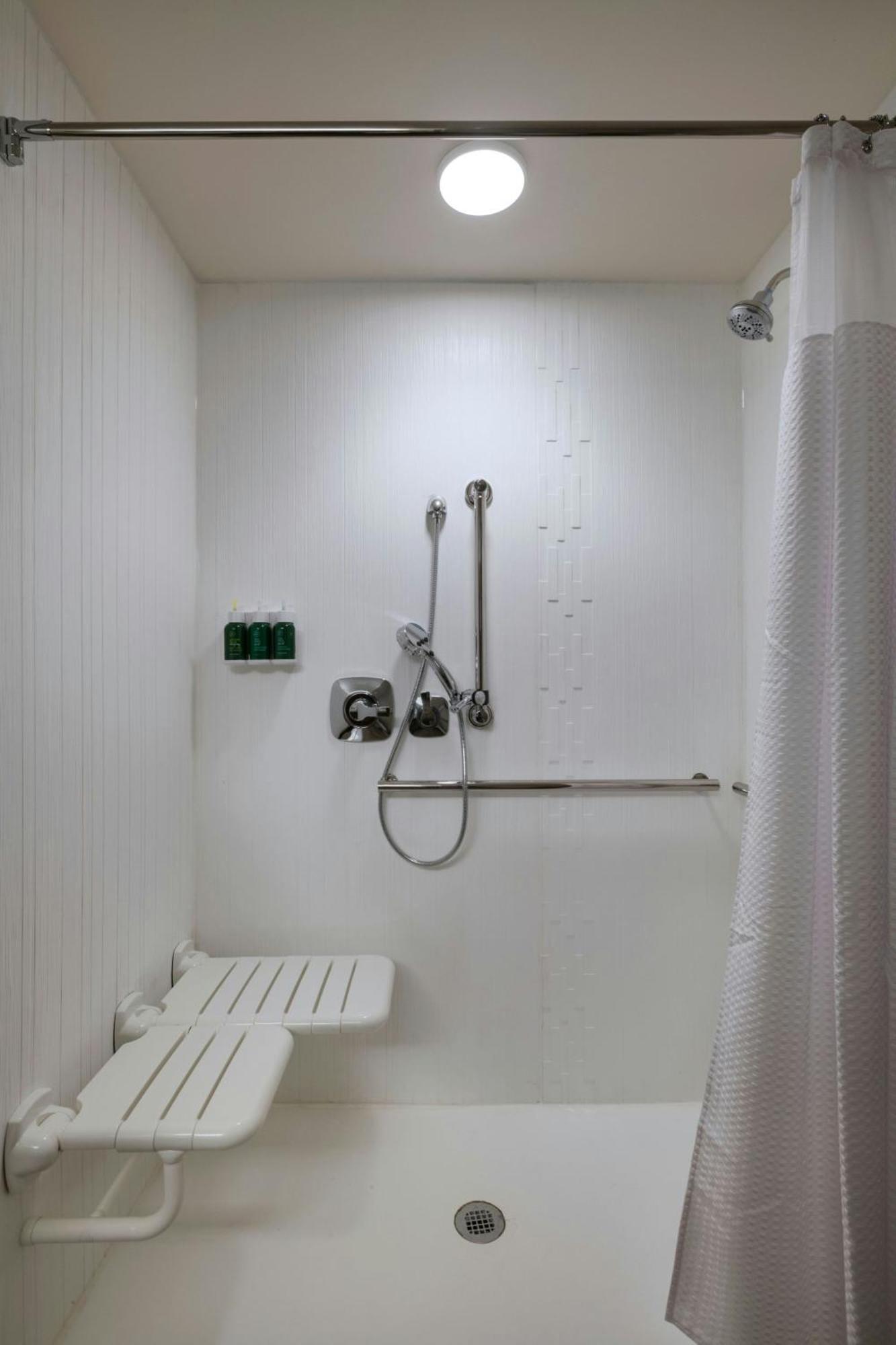คอร์ตยาร์ด บาย แมริออท เซนต์หลุยส์ เบรนต์วูด Hotel Richmond Heights ภายนอก รูปภาพ